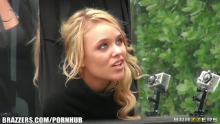 Alexis utcai idegeneket szedi fel vad baszásra