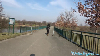 Orosz pincérnő utcai gyorsbaszás