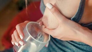 Brittany és Brandi hatalmas cicikkel csábítanak