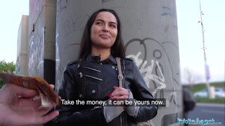 Public Agent - orosz csajsz szűk kis pinája