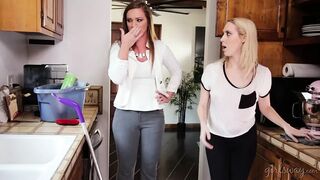 Cadence Lux spriccelő takarítónő gazdáját csábítja