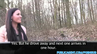 Eveline Dellai nyilvános szex kis farkú ügynökkel