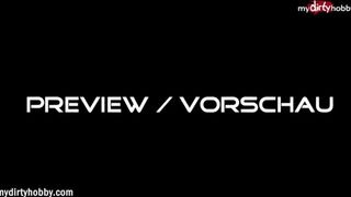 Szőke tini csaj sztrapkóban pattan a faszra kint a castingon