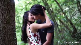 Vad szopás és kemény baszás az erdőben