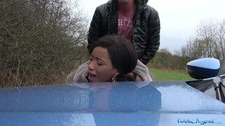 Brit fiatal csaj nyilvános dugása