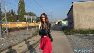 Public Agent - a vasútállomáson találkoztam ezzal a csajjal