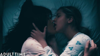 Leszbikus mormonok nyaldossák egymás klitoriszát