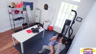 Kylie Rocket önbizalom-löketre vágyik, amit csak Bruce Venture hatalmas faszával tud megadni - 2. évad 3. rész