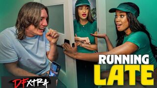 August vastag seggét baszva reggelente mohón