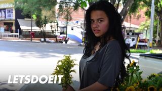 Selena Gomez barna milf mélyen baszva latinul