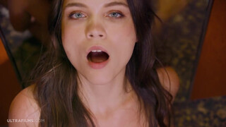 Bomba csaj csak cipőben teljes meztelen szex