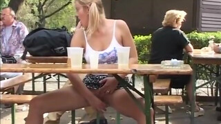 Perverz budapesti utcai pisi szex extrémben