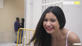 Jade vadul nyeli a hatalmas fekete farkot