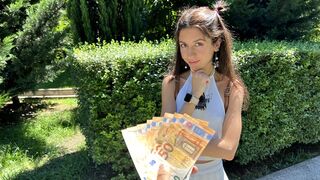 Mennyiért csatlakozik egy orosz tinilány egy forró csoportos kalandhoz?