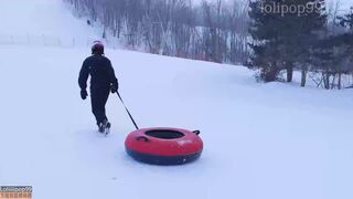 Hazaviszem és végigbaszom a pajkos ázsiai nimfát remegő gyönyörrel