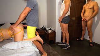 Engedtem két rajongómnak, hogy meghódítsák a fenekemet - a férjem utolsóként érkezett és a legvastagabb töltettel fejezte be