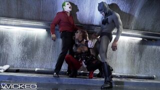 Izgalmas hármas kaland a Suicide Squad világában Wicked módra Charles Dera és Kleio Valentien főszereplésével