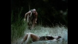 Szőke milf vadul mélyen nyel egy vastag faszt amíg fulladozik a forró gecitől