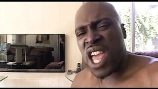 Lexington Steele vastag farkát nyalják és vadul hátsó lyukba döngetik Daphne Rosen, Loona Luxx és Lauren Vaughn