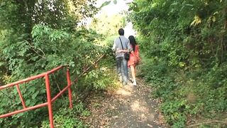Fiatal lány vadul megdugva a szabadban egy idősebb férfitól