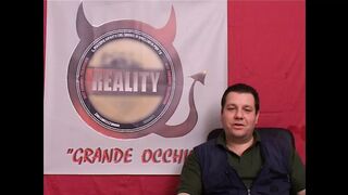 Szőke MILF lenyűgöző, nedves mélytorok szopása a valóságshow teljes felvételén