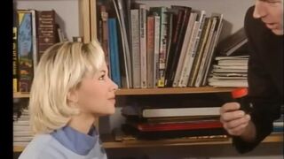 Tompítsuk a lyukaikat vastag fasszal a retro pornó teljes filmben