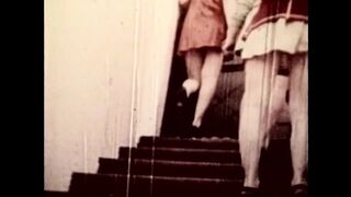 John Holmes forró orális jelenetei a szexi milf parti csábítóinak retro stílusában