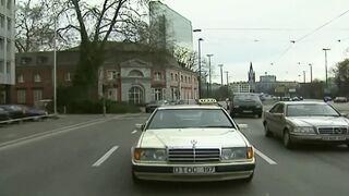 Mostoha anya kíváncsian toppan be a tini lány és Zenza Raggi vad hármasába